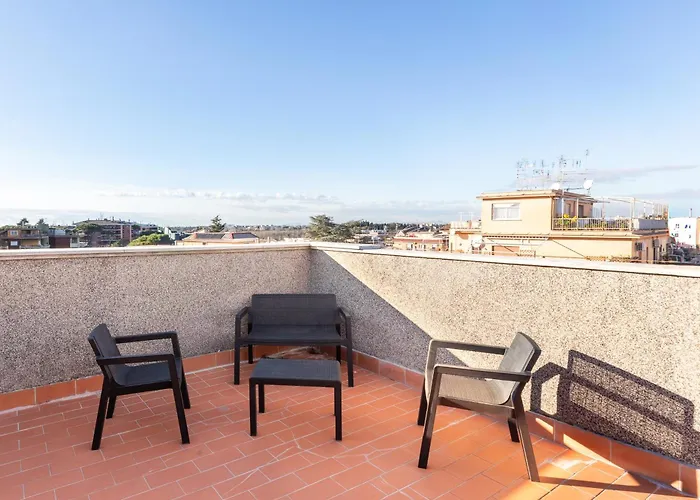 Labanca's Rooftop Attic * Roma
